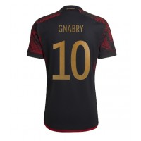 Camiseta Alemania Serge Gnabry #10 Visitante Equipación Mundial 2022 manga corta
